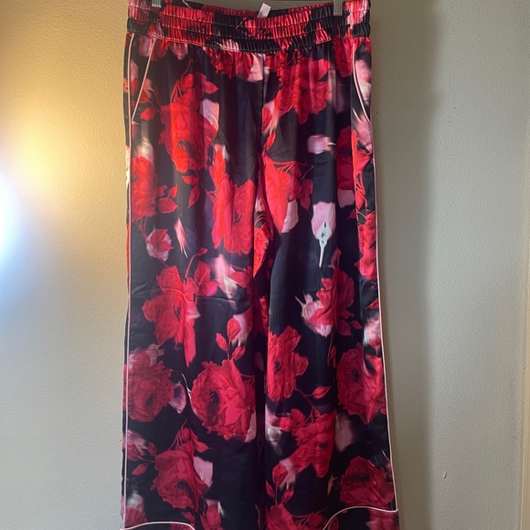 Victorias Secret new with tags rose pattern pajama bottom large - Picture 3 of 3